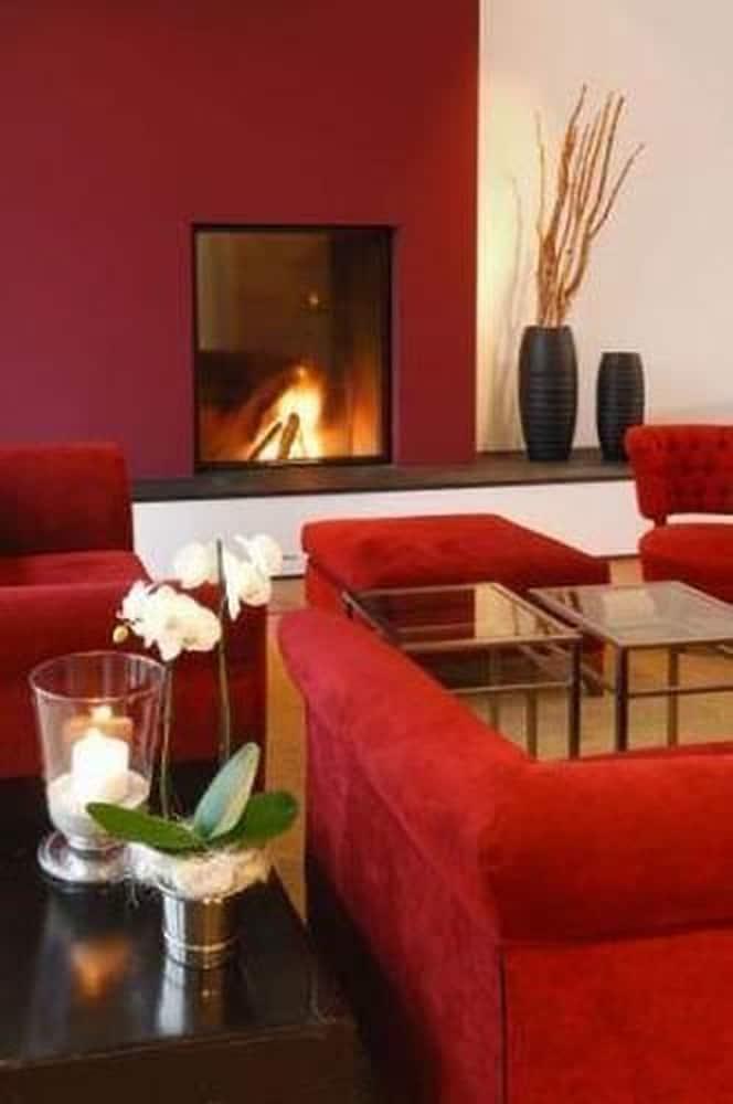 Privathotel Lindtner ฮัมบูร์ก ภายใน รูปภาพ A fireplace in a home
