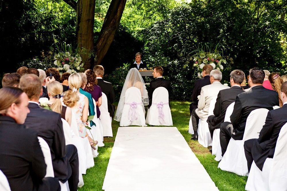 Privathotel Lindtner ฮัมบูร์ก ภายนอก รูปภาพ A wedding ceremony
