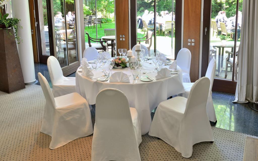 Privathotel Lindtner ฮัมบูร์ก ภายนอก รูปภาพ A table set for a wedding reception