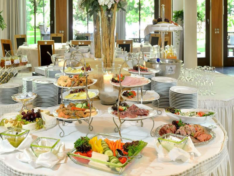 Privathotel Lindtner ฮัมบูร์ก ภายนอก รูปภาพ A buffet