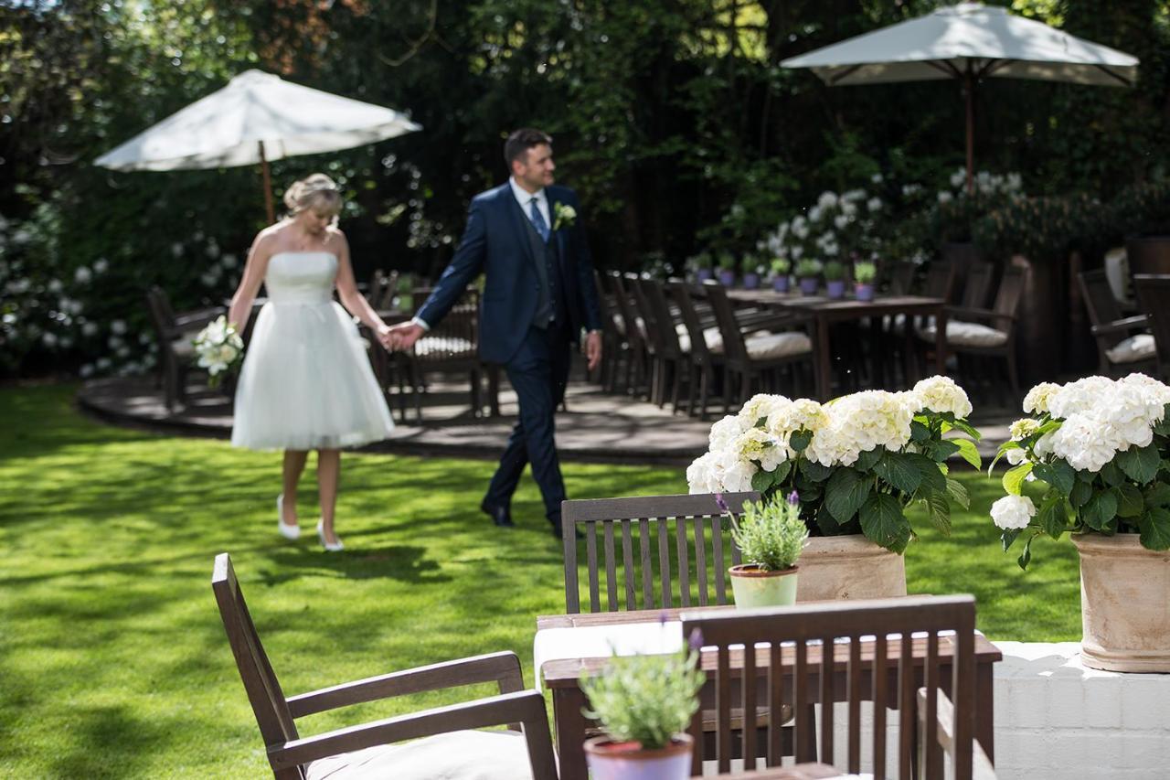 Privathotel Lindtner ฮัมบูร์ก ภายนอก รูปภาพ The hotel's garden